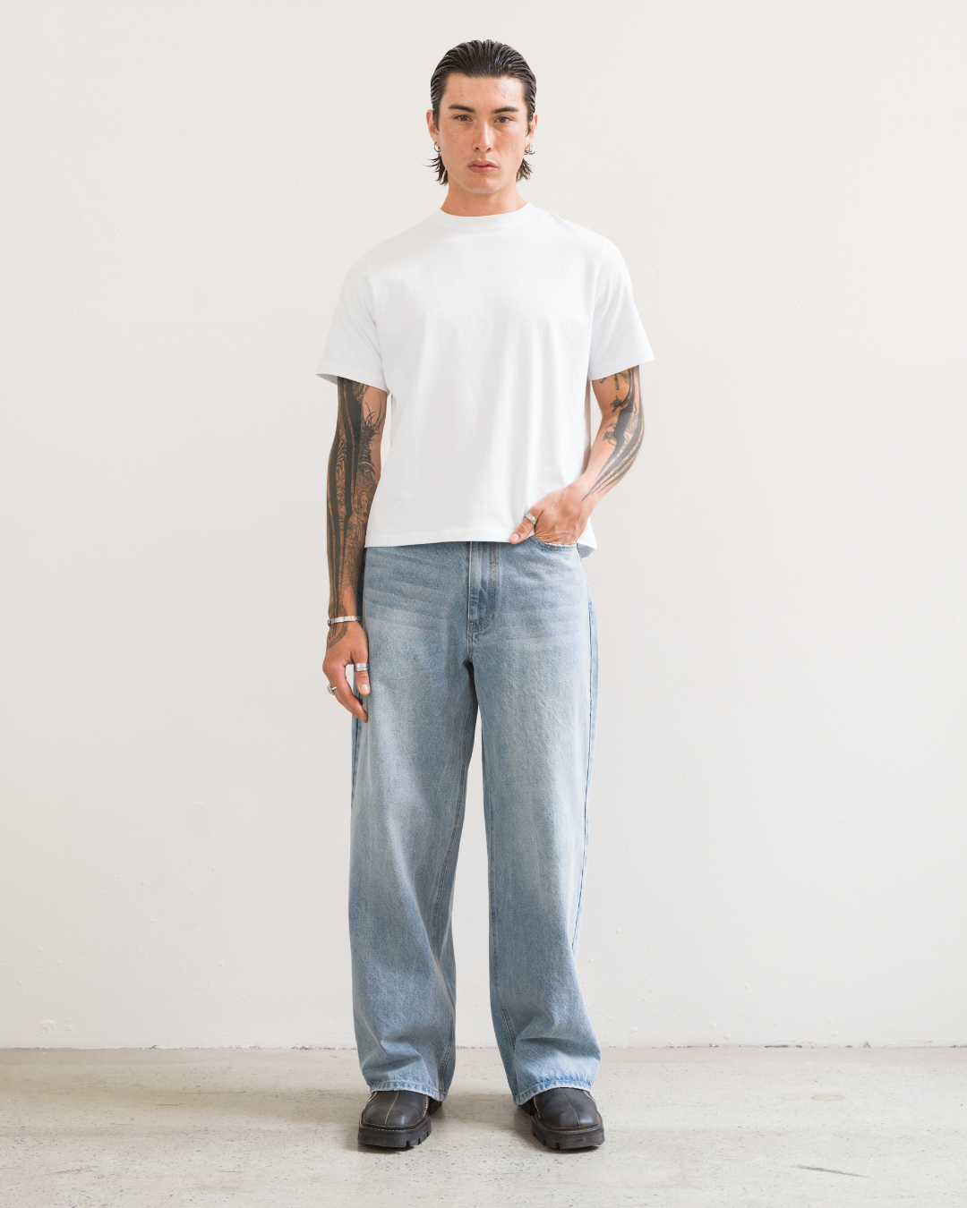 Wide Leg Jeans (Washed Blue)