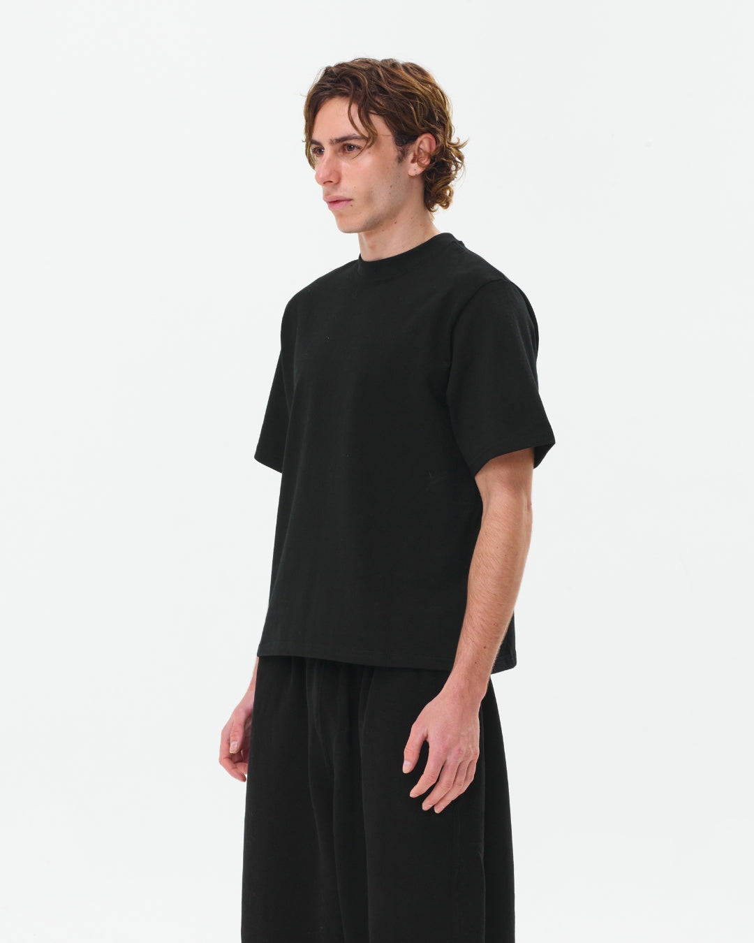 Cropped Basic Tee (Black)