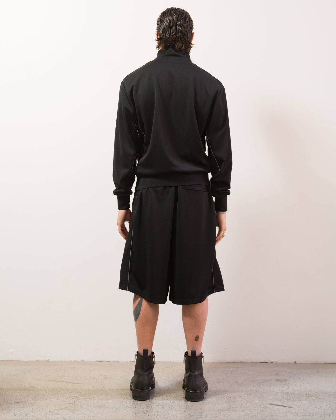 Wide Track Shorts (Anthracite)