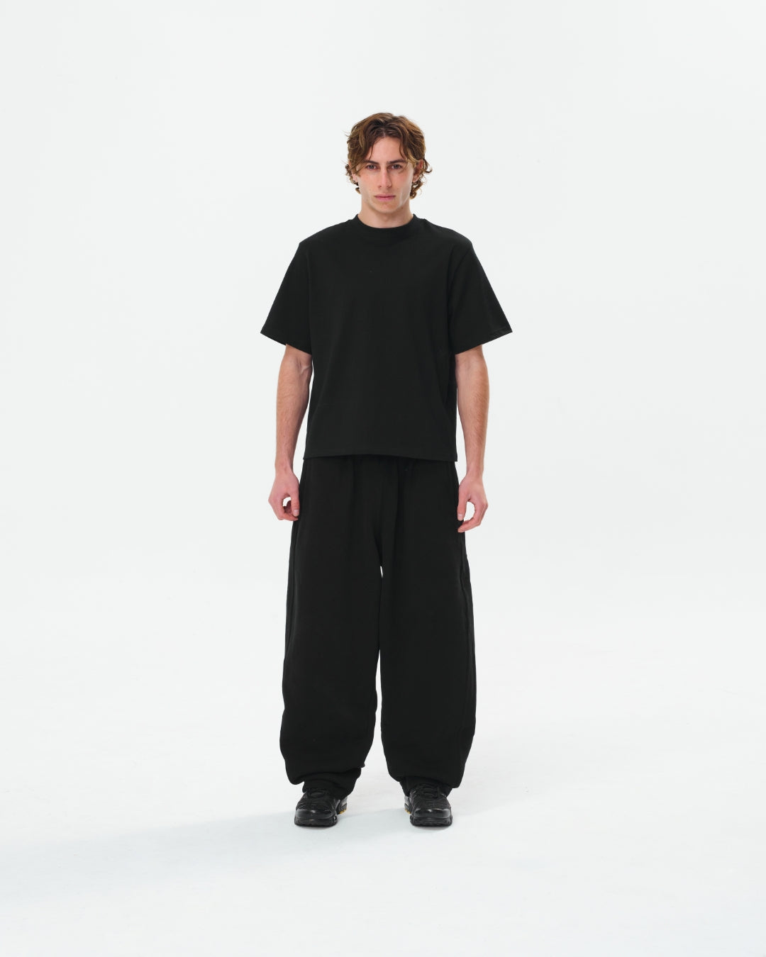 Cropped Basic Tee (Black)